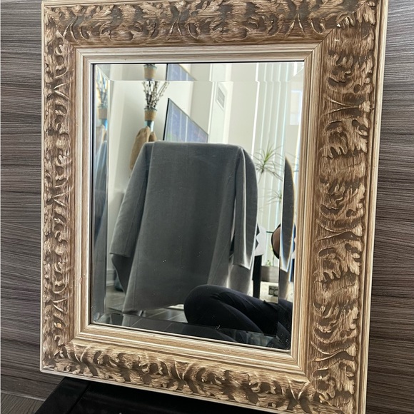 Not matching my deco - Picture 2 of 2